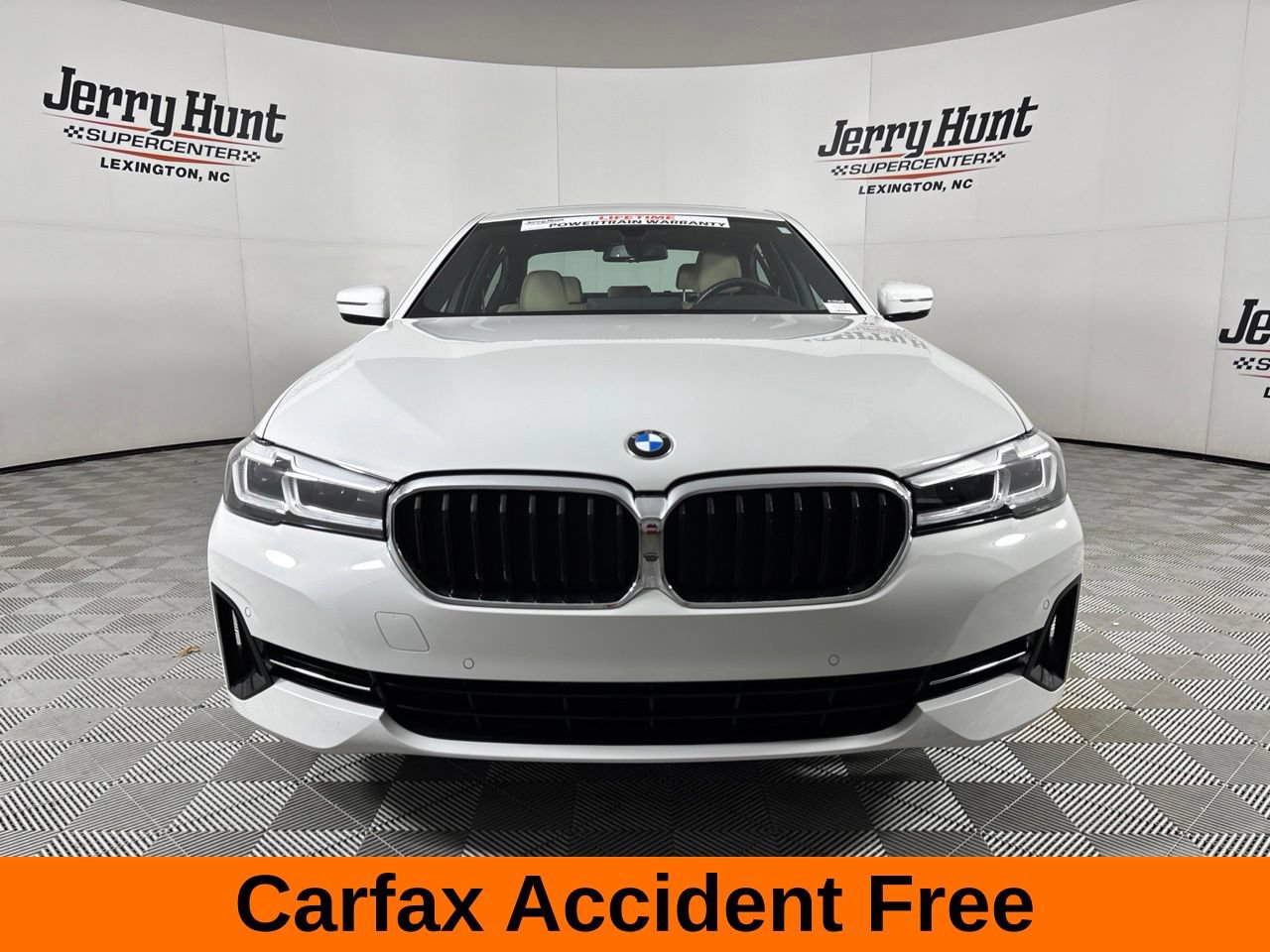 Used 2023 BMW 530i w/ Convenience Package RWD image 3