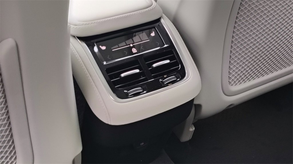 New 2026 Volvo XC90 B6 Ultra image 30