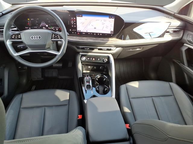 Used 2025 Audi Q5 Premium w/ Convenience Package image 10