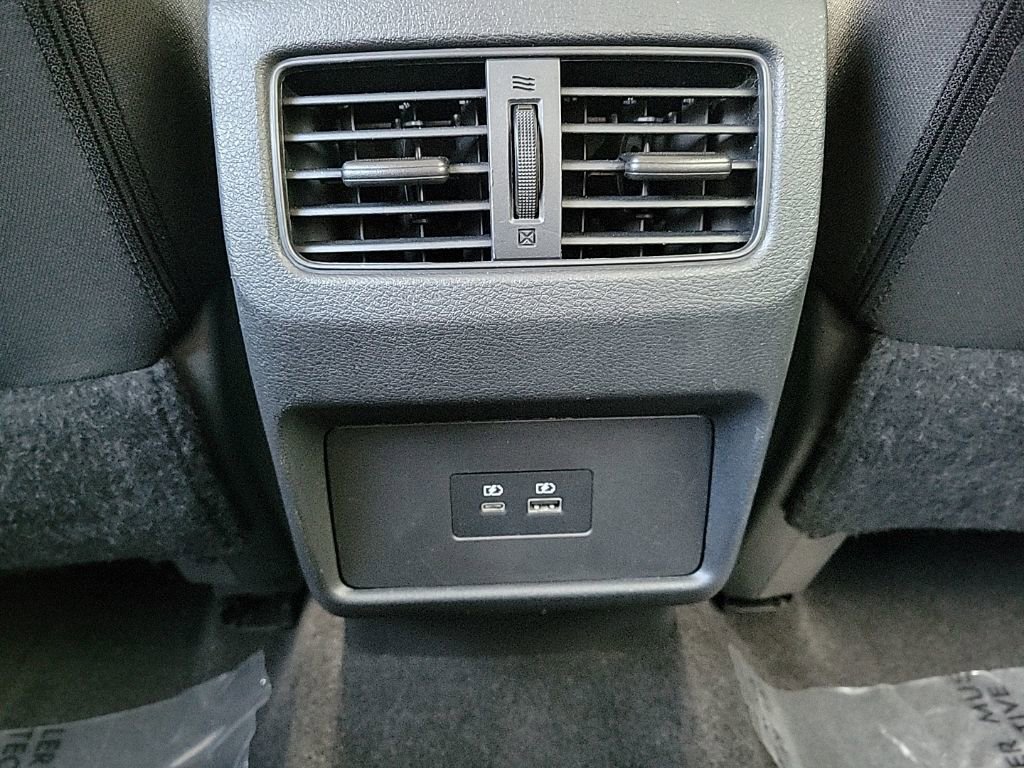 Used 2022 Nissan Rogue SV image 18