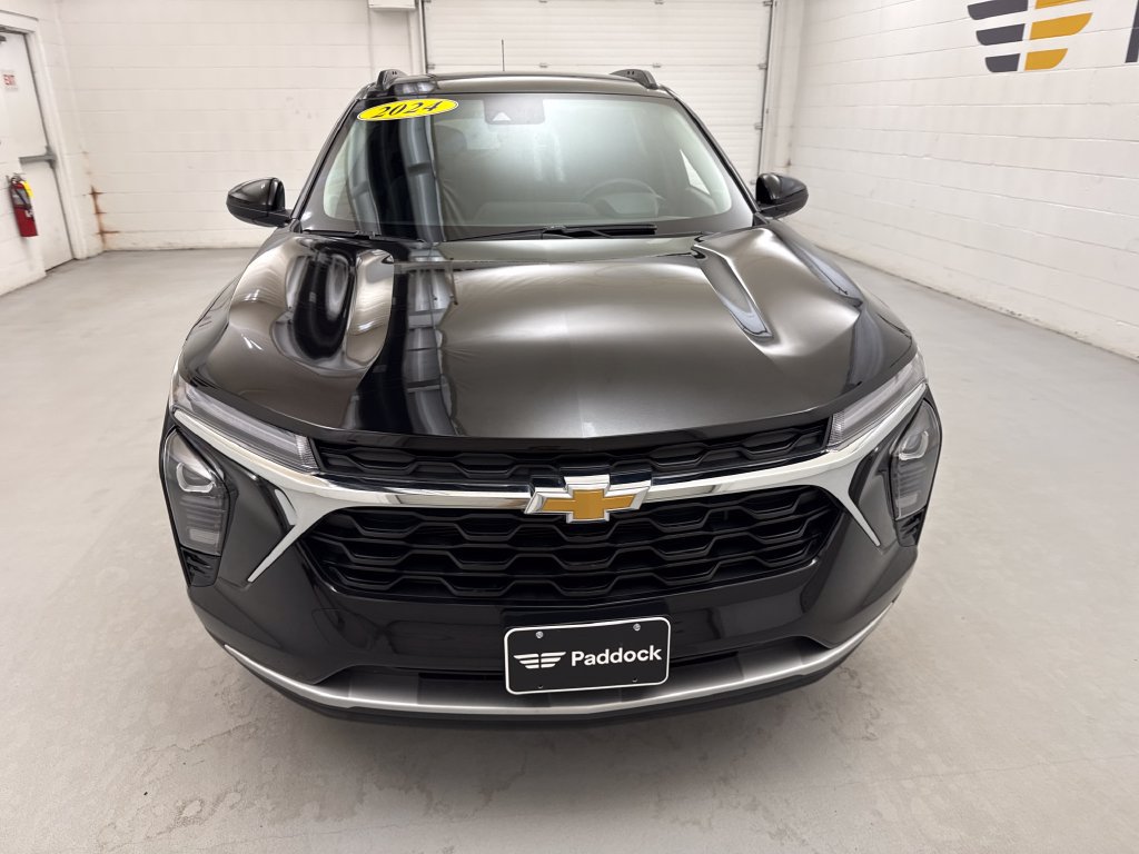 Used 2024 Chevrolet Trax LT w/ Driver Confidence Package FWD image 11