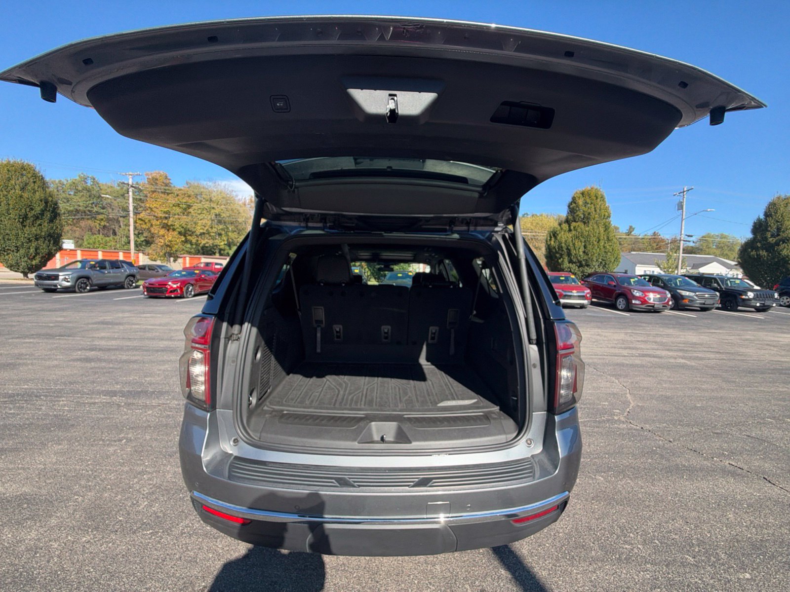 Used 2021 Chevrolet Suburban LT w/ Rear Media and Nav Package AWD/4WD image 29