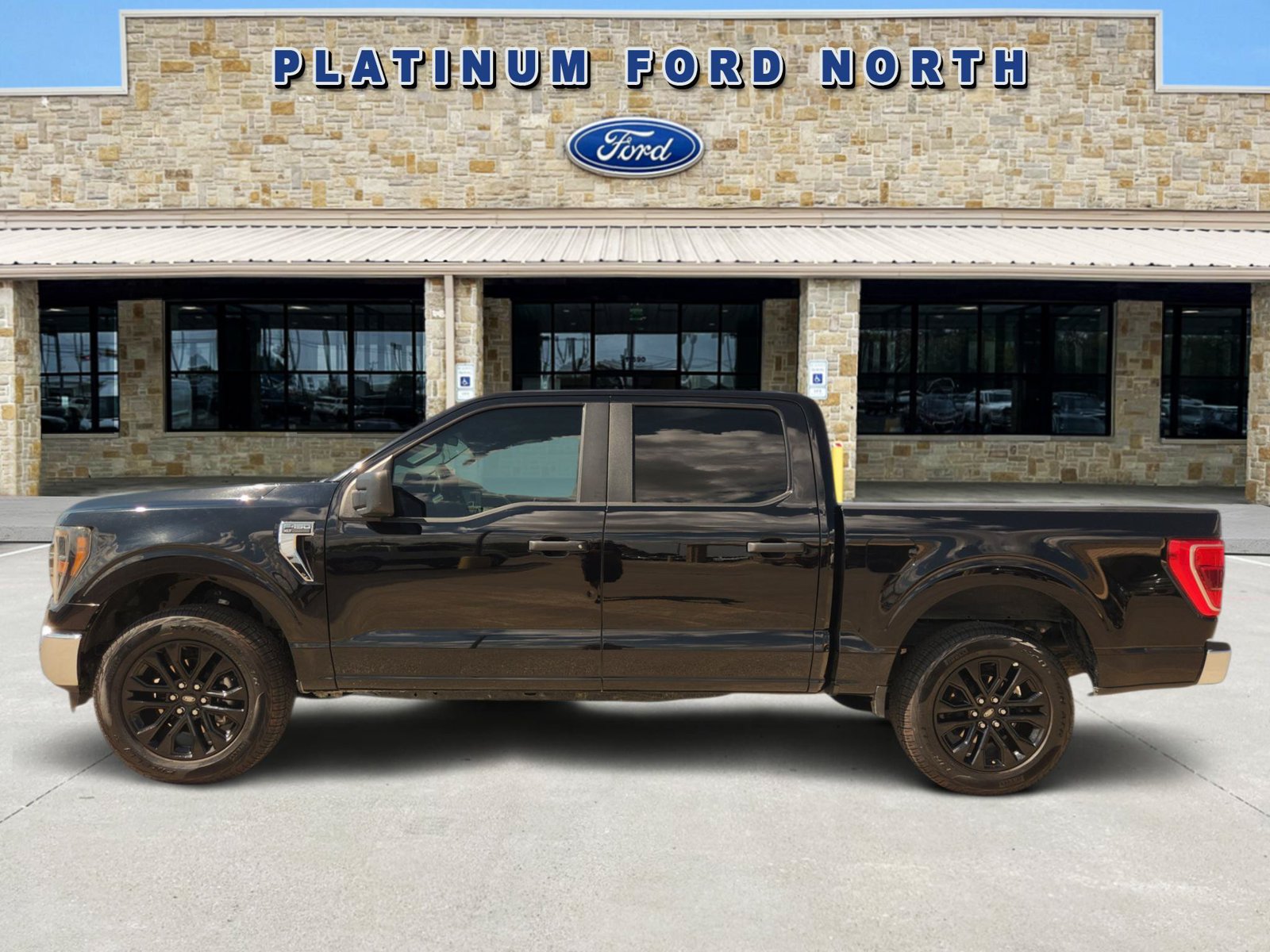 Certified 2023 Ford F150 XLT RWD image 3