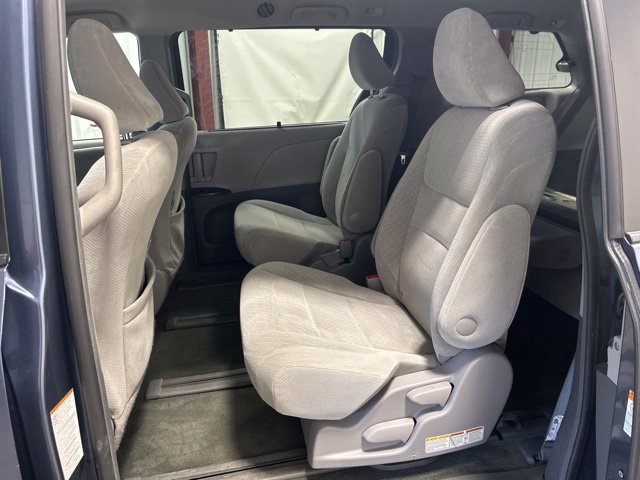 Used 2017 Toyota Sienna LE AWD/4WD image 16