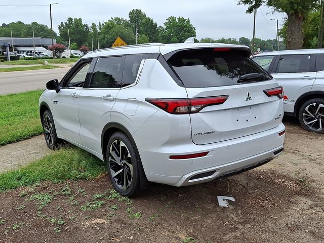 New 2025 Mitsubishi Outlander SEL image 3