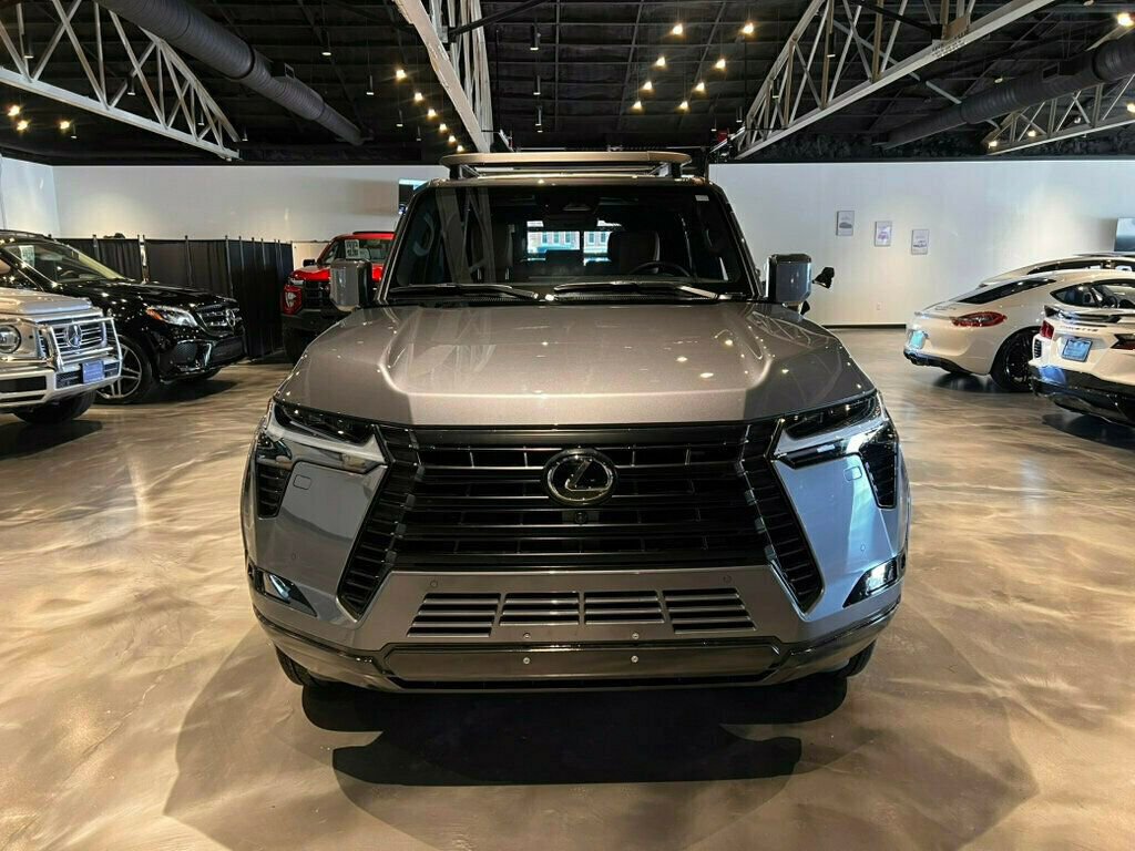 Used 2025 Lexus GX 550 PremiumPlus/TrafficAssist/Blac w/ Accessory Package (31) image 8
