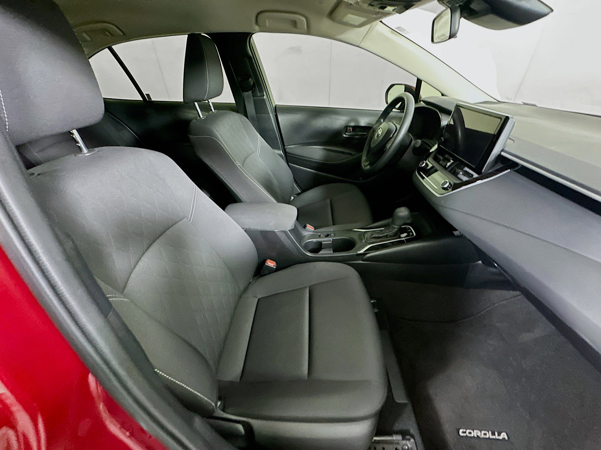 Used 2025 Toyota Corolla LE w/ LE Premium Package image 29