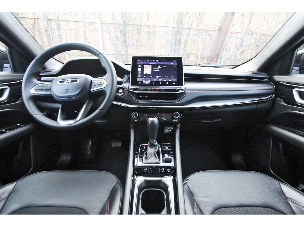 Used 2023 Jeep Compass Trailhawk AWD/4WD image 8