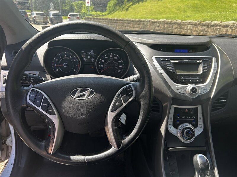 Used 2011 Hyundai Elantra Limited FWD image 30