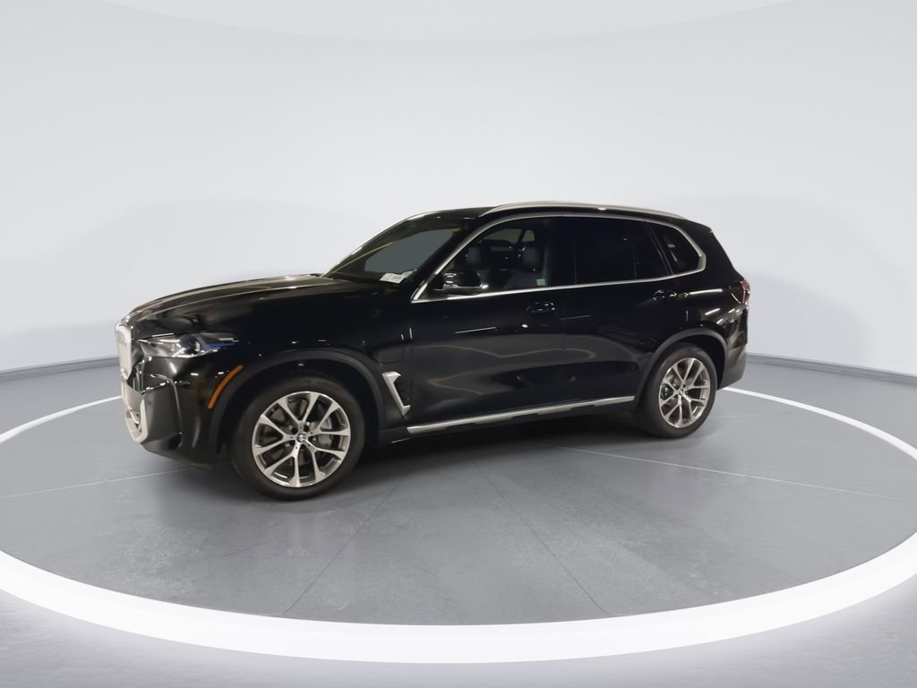 New 2026 BMW X5 xDrive50e image 4