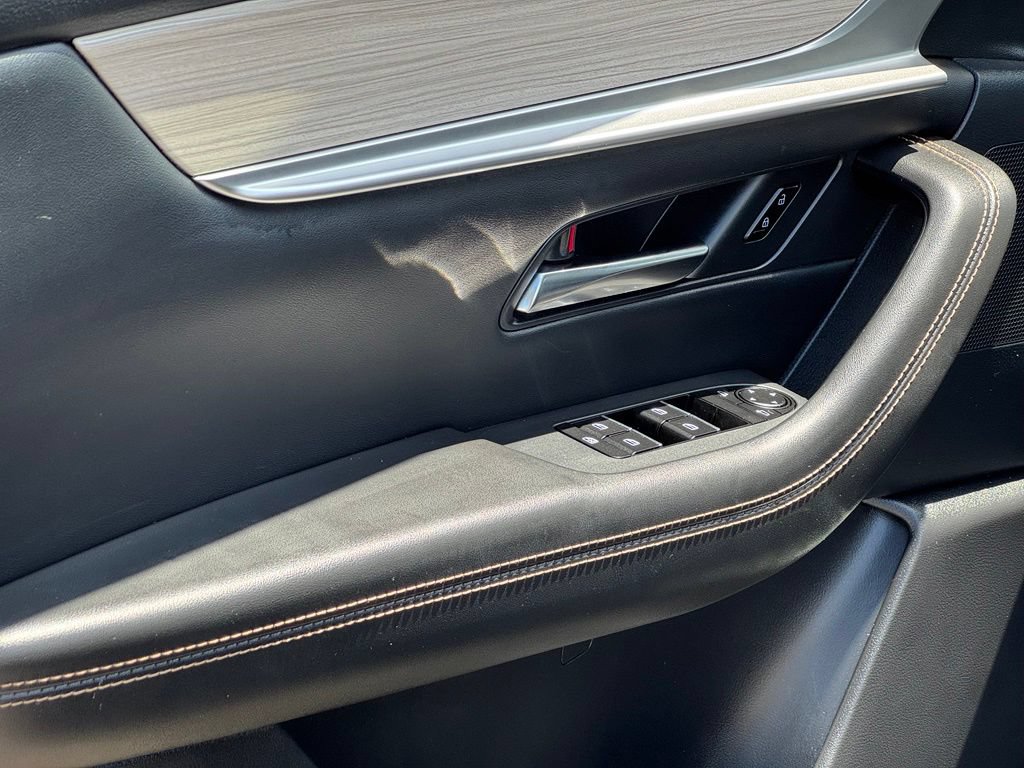 Certified 2025 MAZDA CX-90 Plug-In Hybrid w/ Preferred AWD/4WD image 9