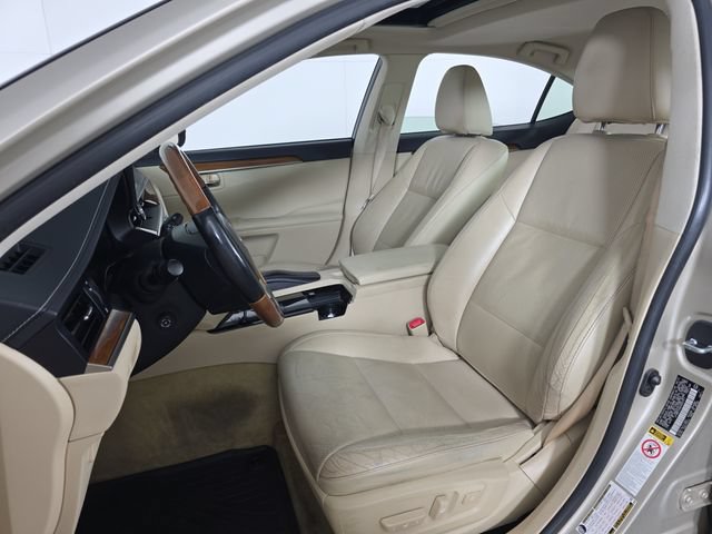 Used 2013 Lexus ES 300h w/ Luxury Pkg FWD image 24