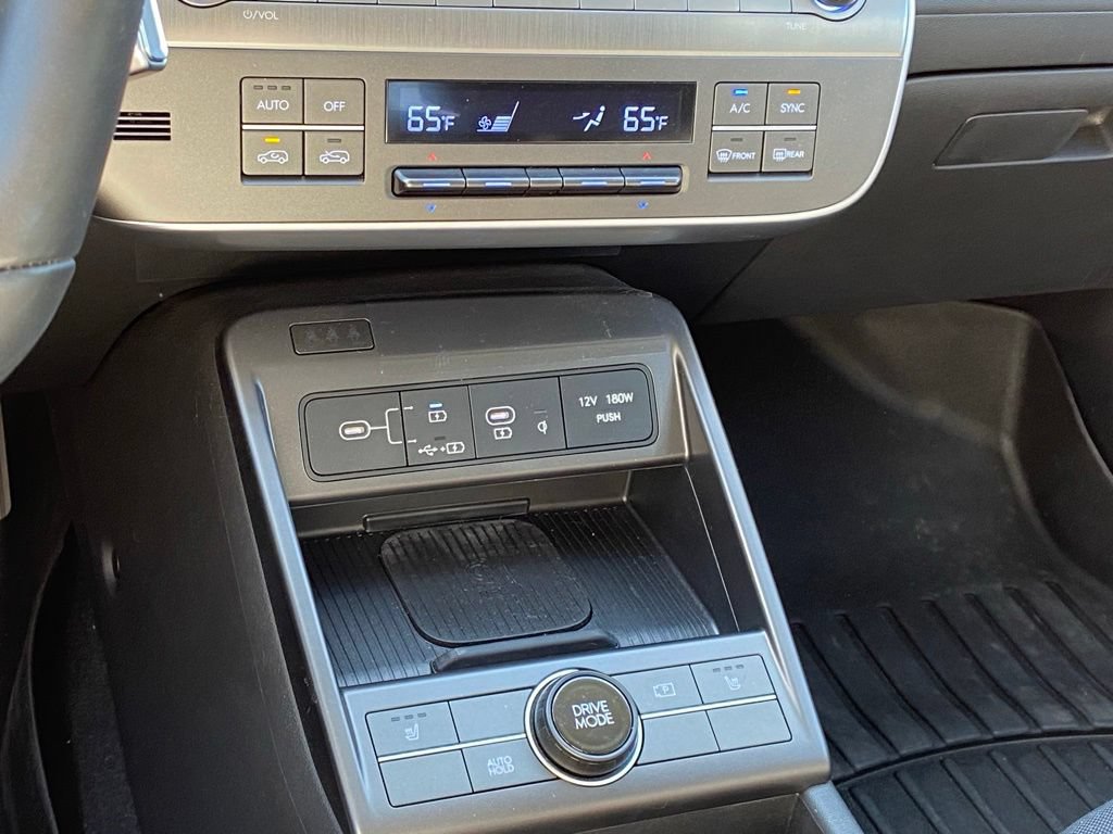 Used 2025 Hyundai Kona SEL FWD image 14
