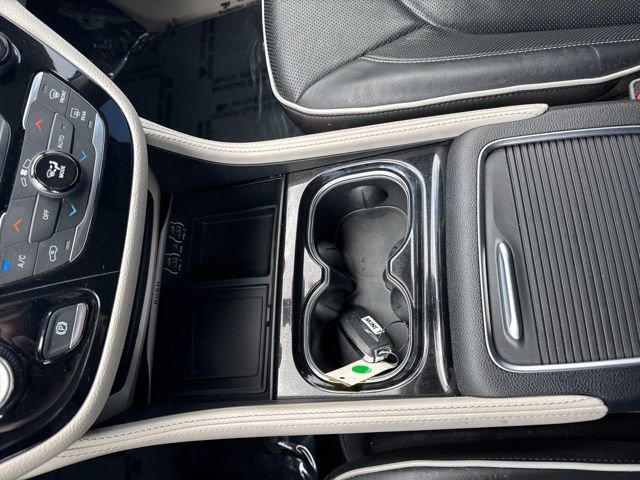 Used 2023 Chrysler Pacifica Limited FWD image 27