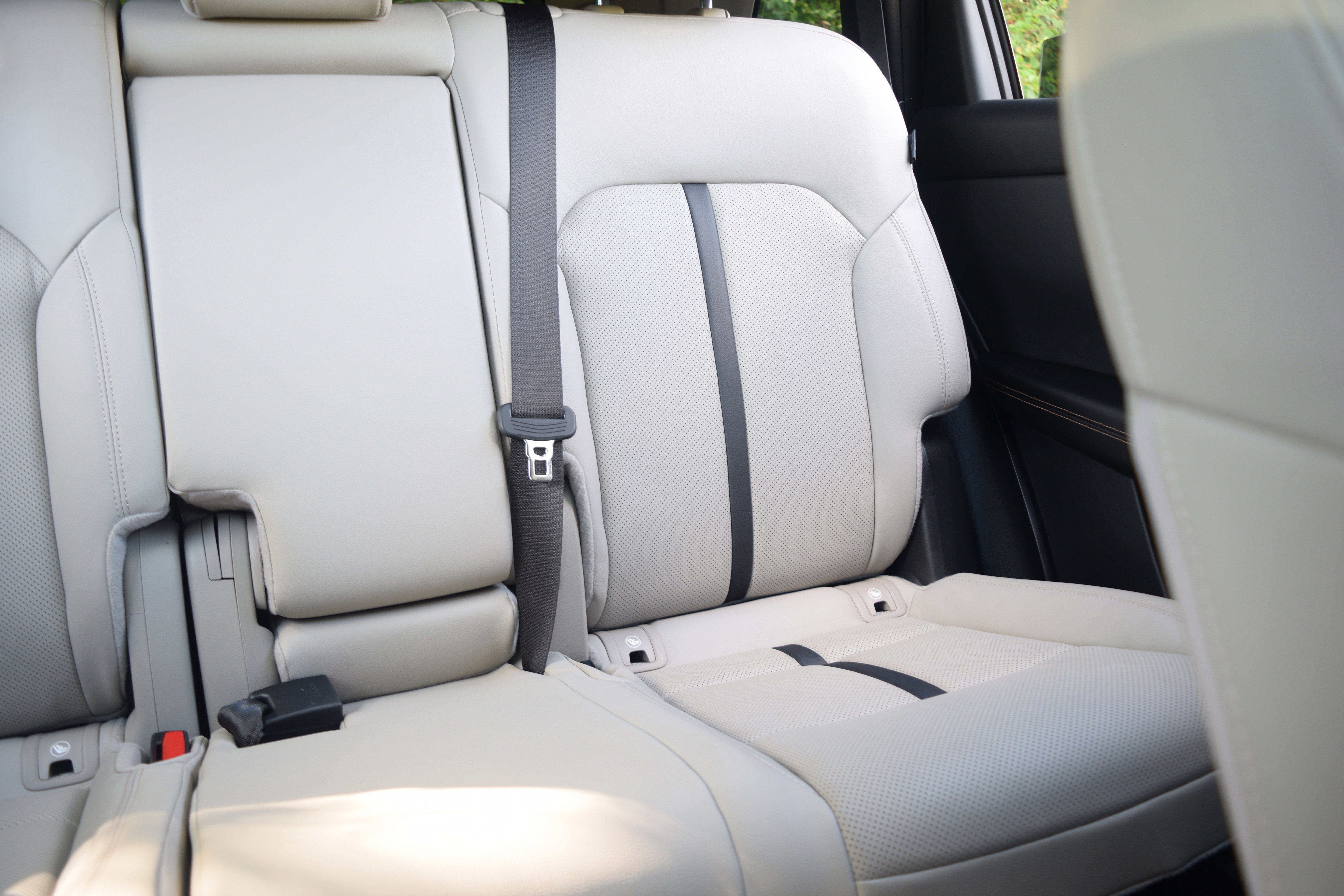 Used 2025 MAZDA CX-70 Plug-In Hybrid w/ Premium Pkg image 17