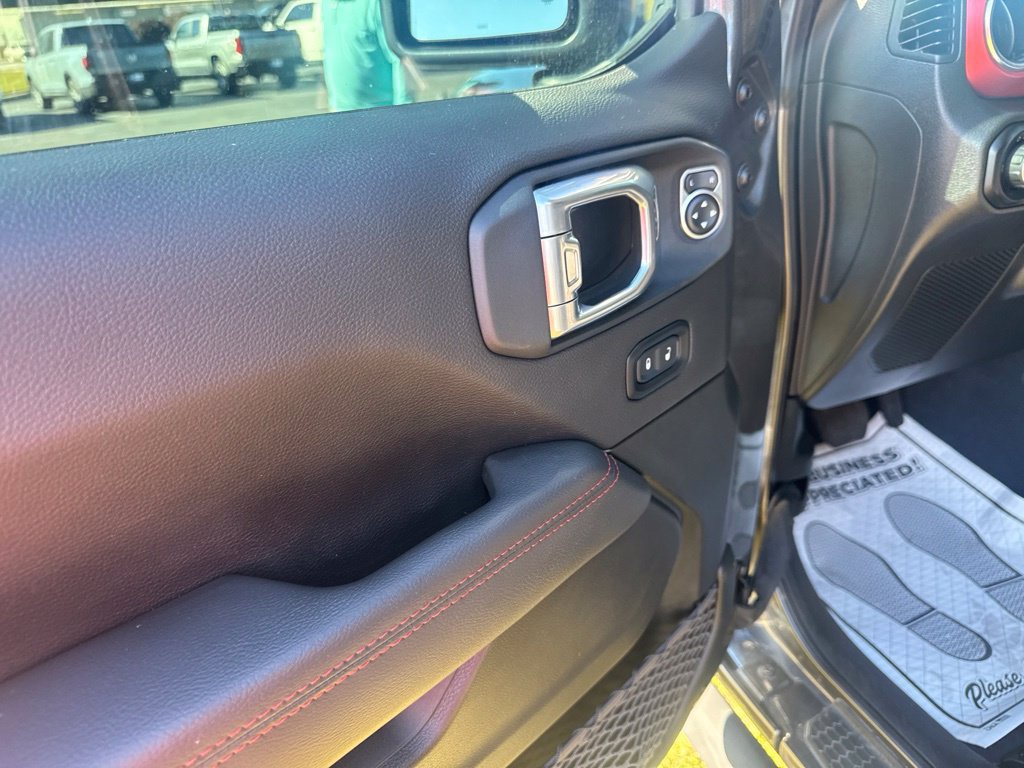 Used 2023 Jeep Gladiator Rubicon w/ Cold Weather Group AWD/4WD image 18