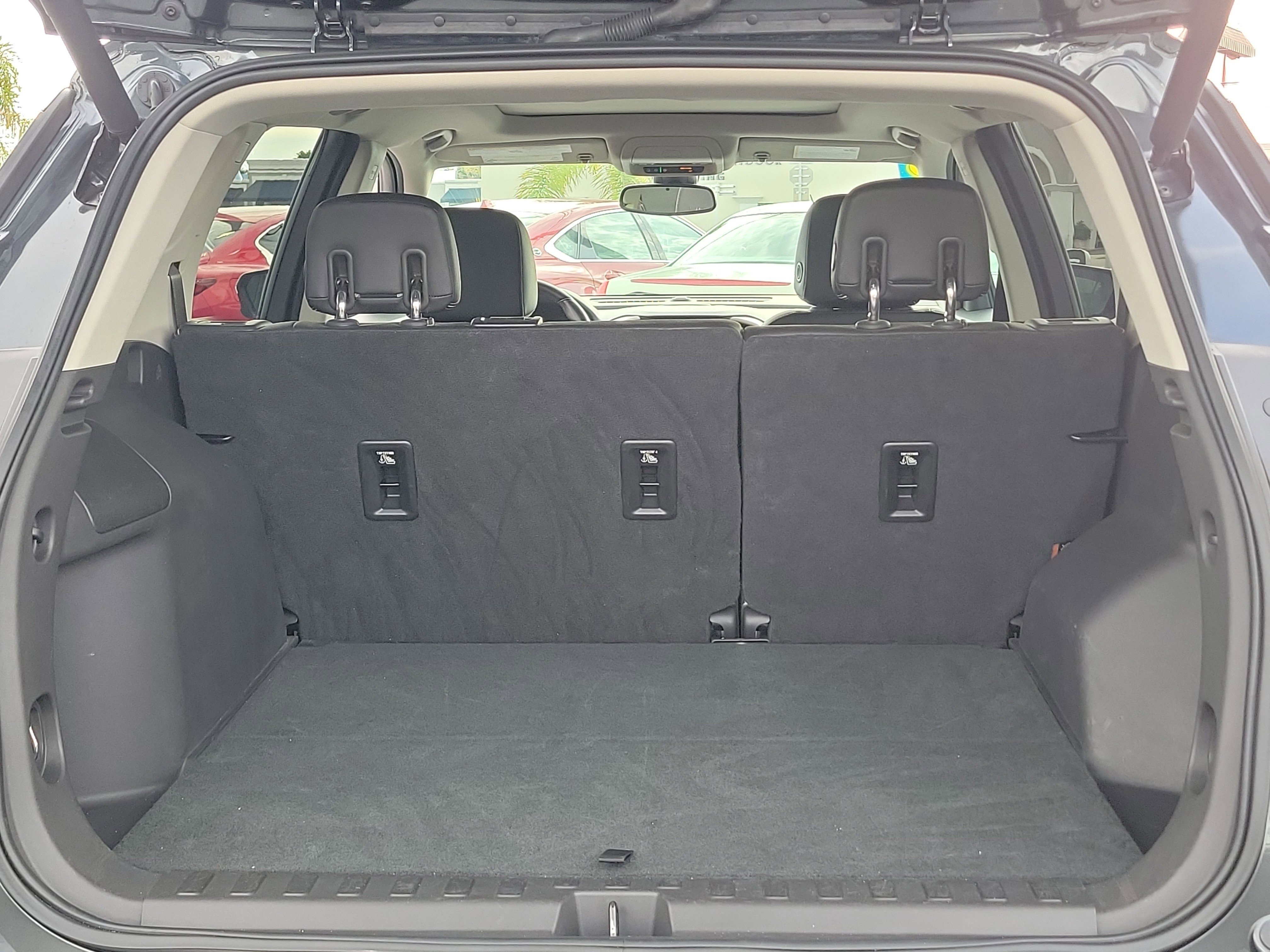 Used 2018 GMC Terrain Denali w/ Advanced Safety Package image 12