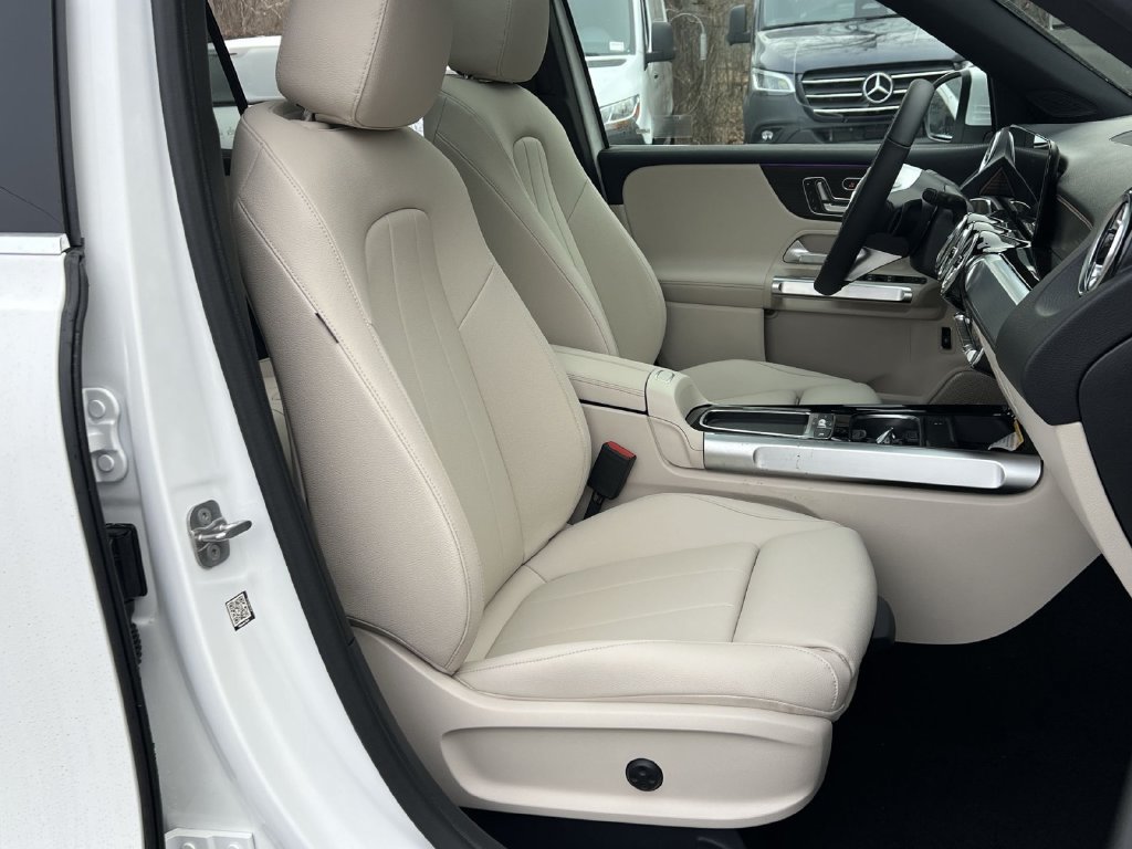 Used 2026 Mercedes-Benz GLB 250 4MATIC image 26
