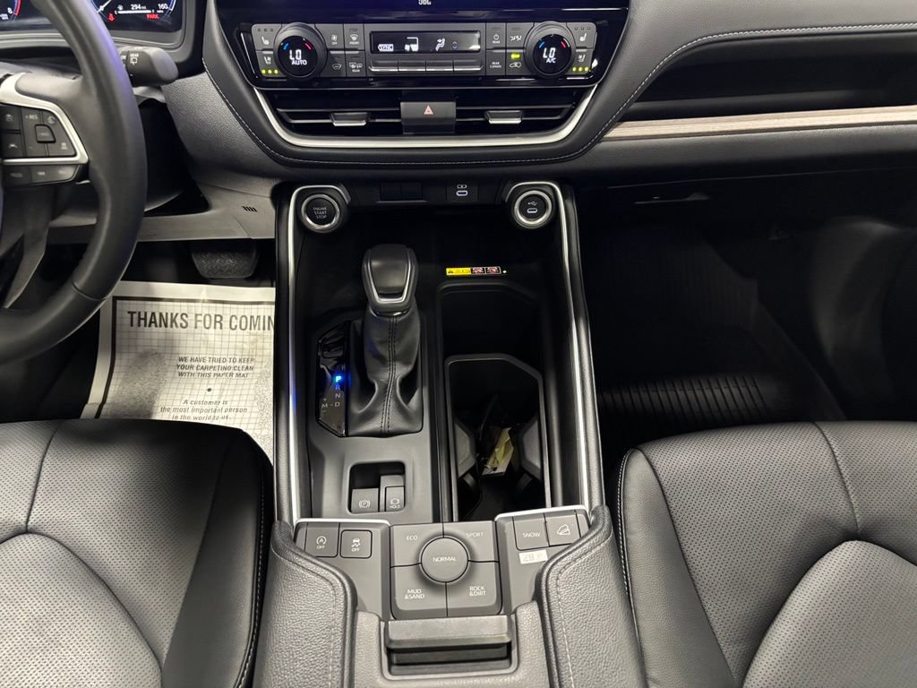 Used 2026 Toyota Grand Highlander AWD image 26