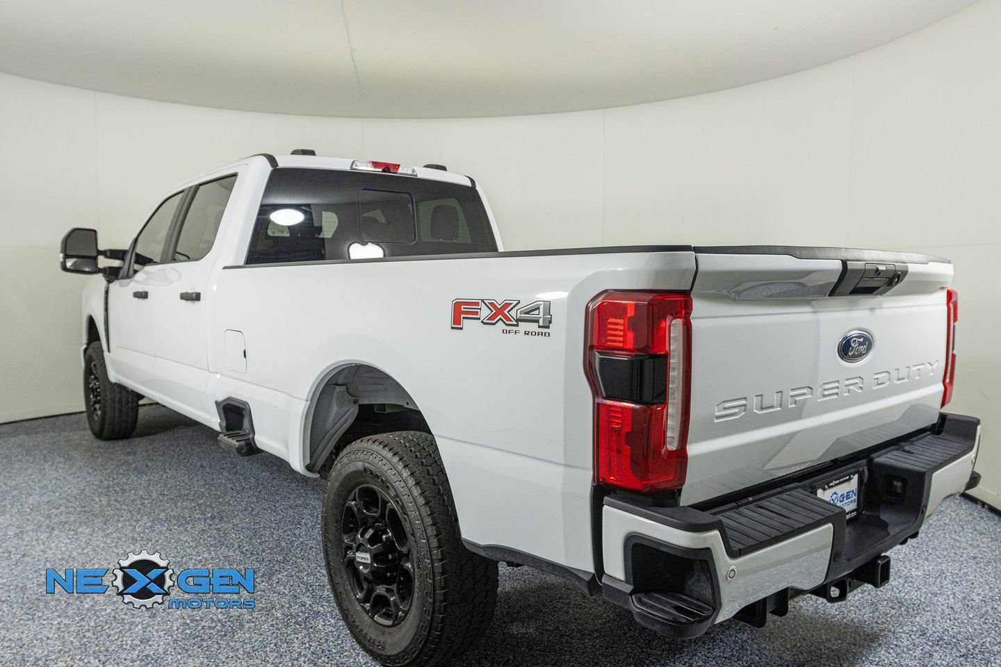 Used 2024 Ford F250 XL w/ STX Appearance Package image 5