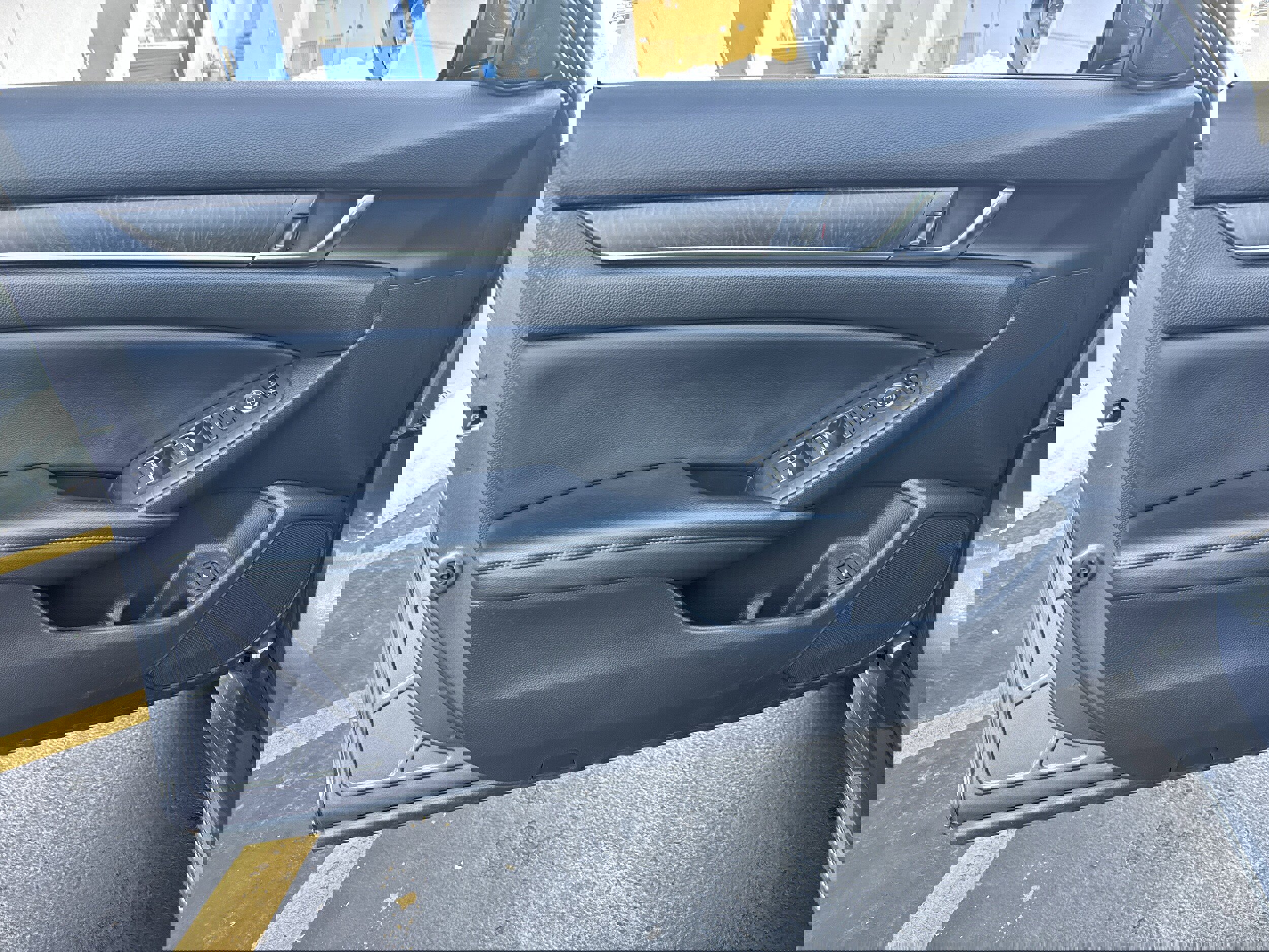 Used 2018 Honda Accord EX image 8