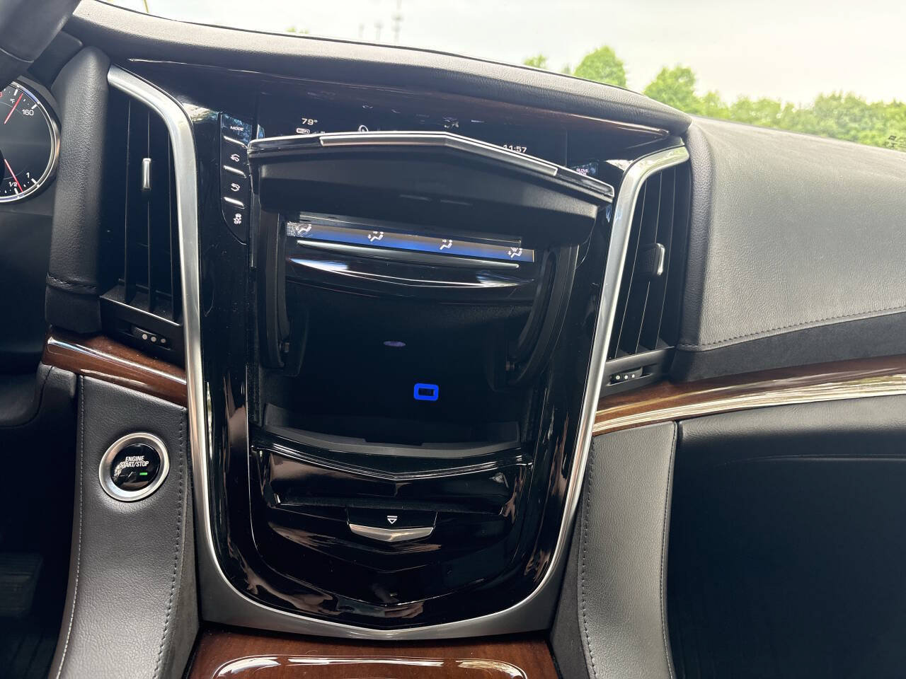 Used 2020 Cadillac Escalade Premium Luxury AWD/4WD image 21