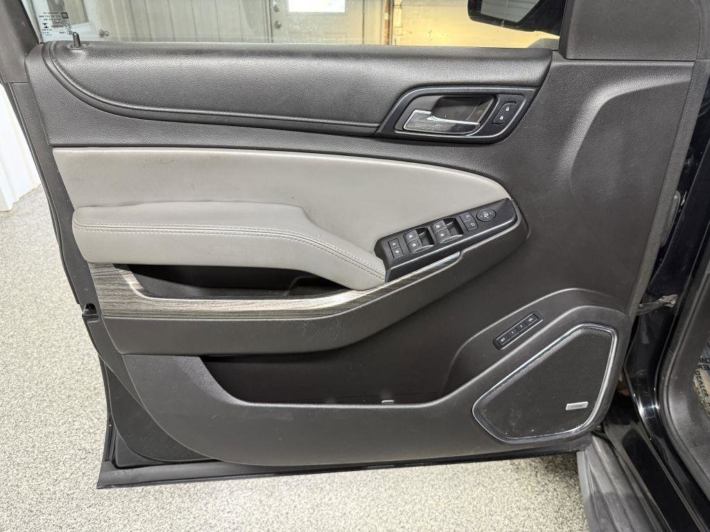 Used 2015 Chevrolet Suburban LT image 21