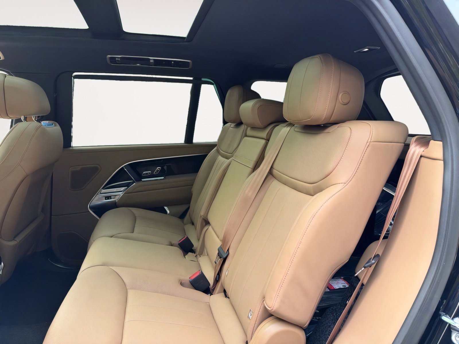 New 2025 Land Rover Range Rover Long Wheelbase SE image 13