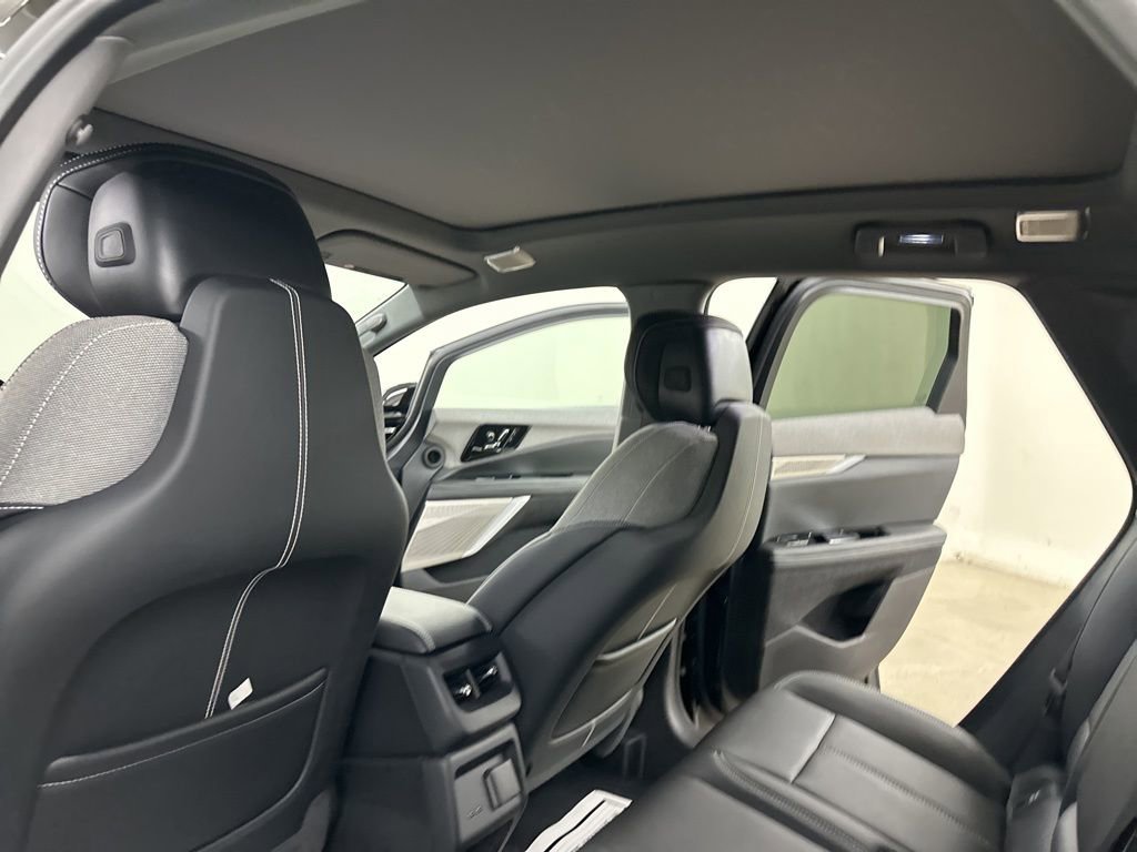 New 2026 Cadillac Optiq Luxury 1 image 25
