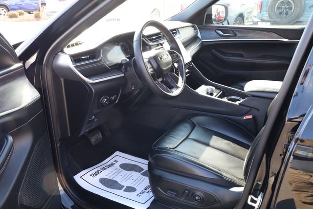 Used 2024 Jeep Grand Cherokee L Limited w/ Luxury Tech Group II image 9