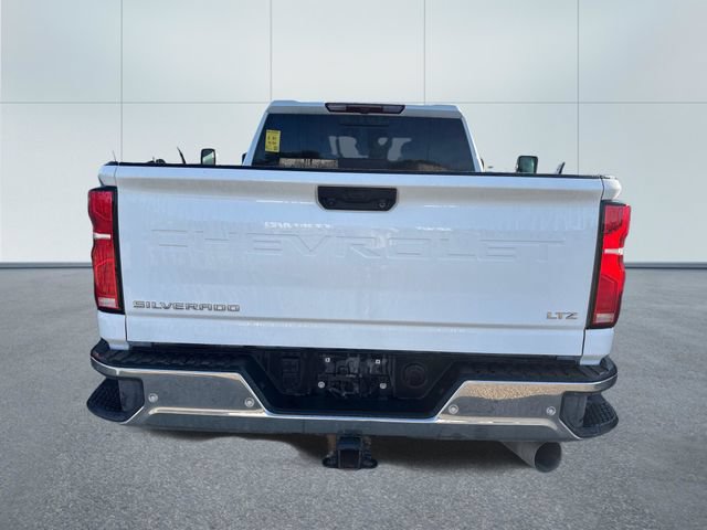 Used 2024 Chevrolet Silverado 2500 LTZ w/ LTZ Convenience Package AWD/4WD image 3