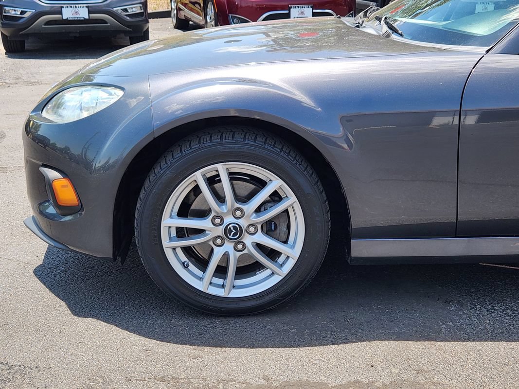 Used 2015 MAZDA MX-5 Miata Sport RWD image 11