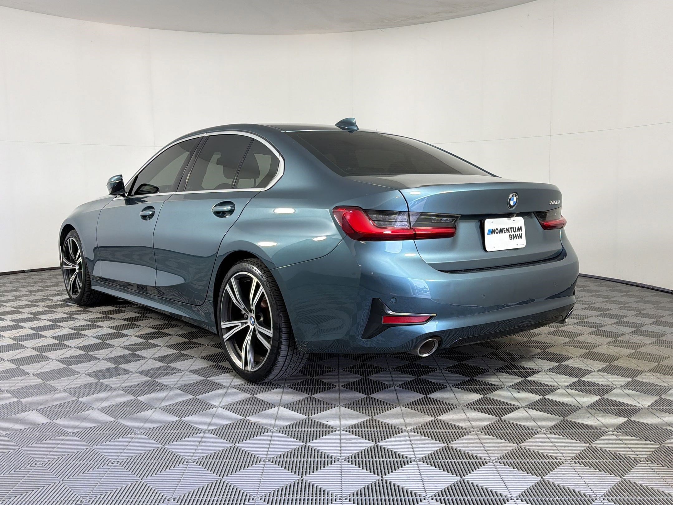 Used 2021 BMW 330i Sedan w/ Convenience Package RWD image 3