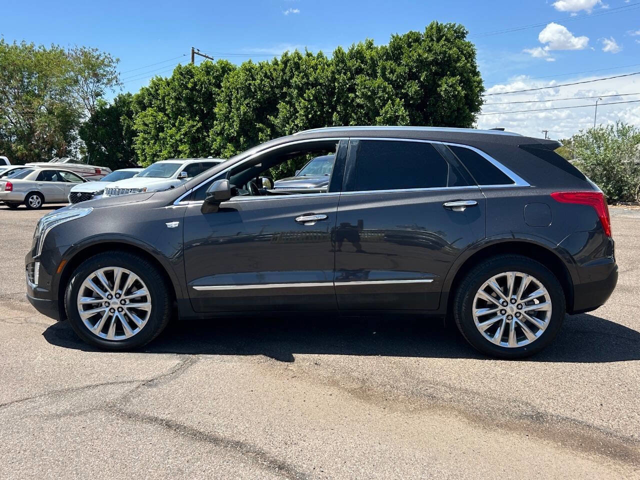 Used 2018 Cadillac XT5 Platinum w/ Driver Assist Package AWD/4WD image 6