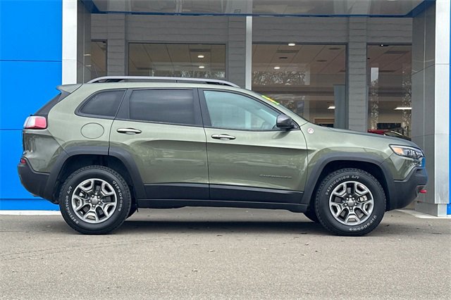 Used 2019 Jeep Cherokee Trailhawk image 4