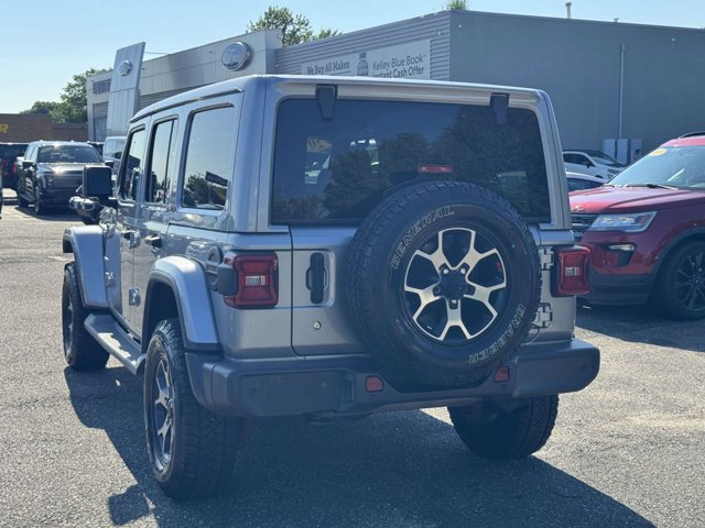 Used 2018 Jeep Wrangler Unlimited Sahara AWD/4WD image 7