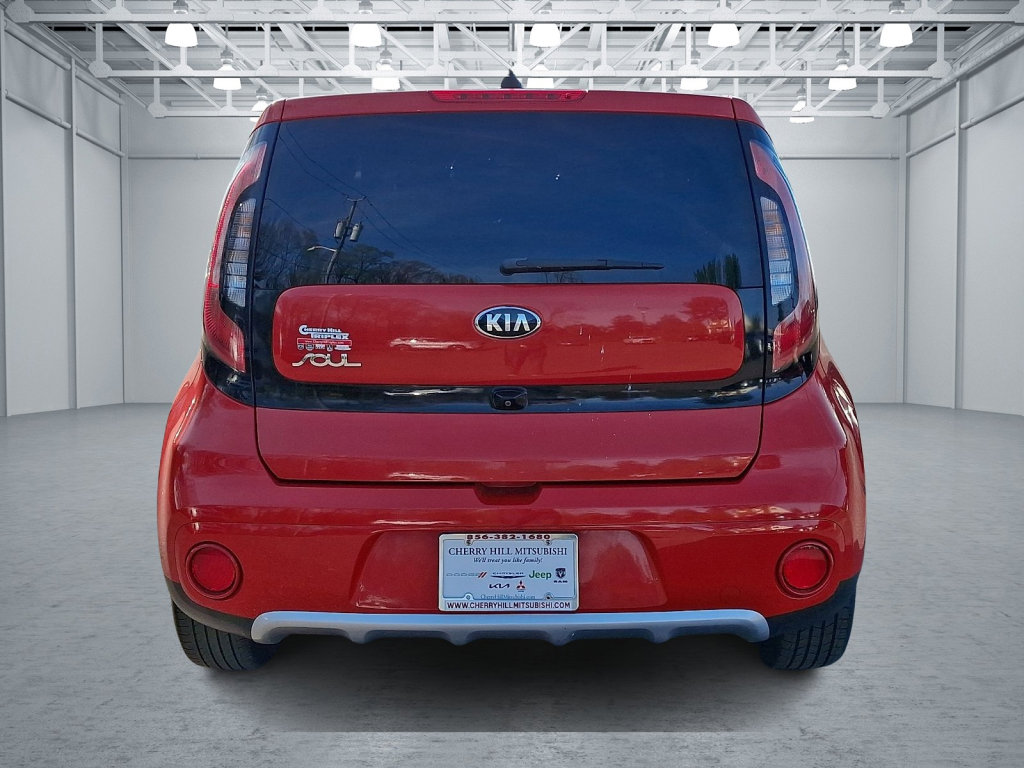 Used 2017 Kia Soul + image 4