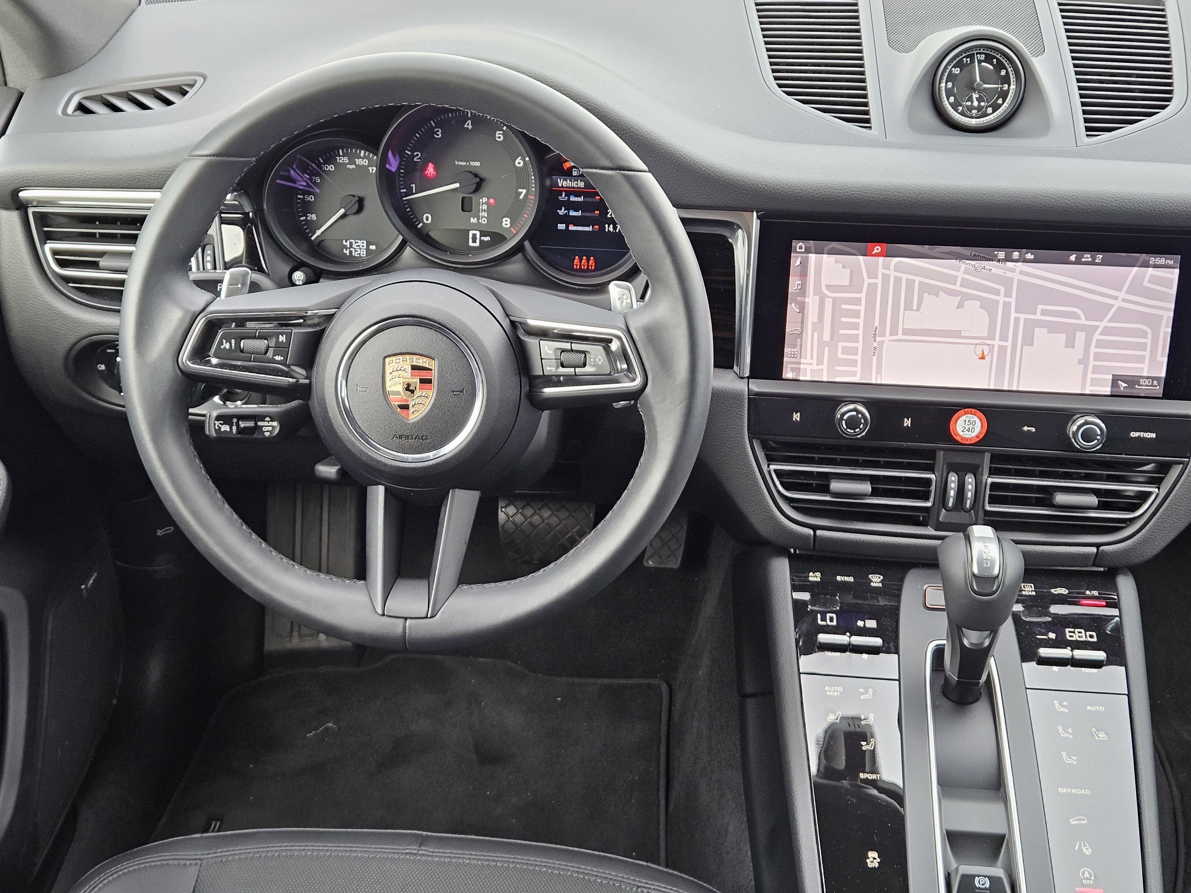 Certified 2025 Porsche Macan image 26