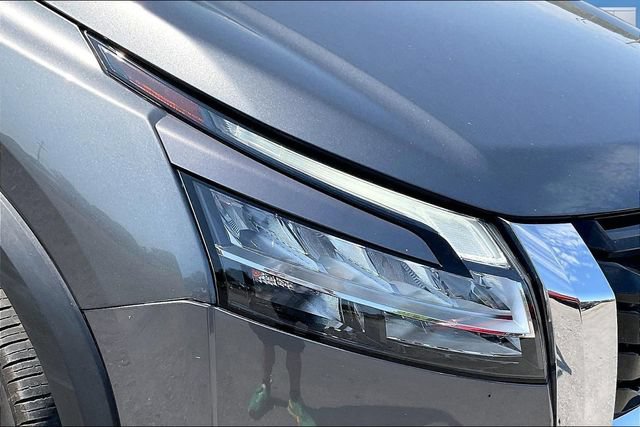 Used 2023 Nissan Pathfinder Platinum FWD image 31