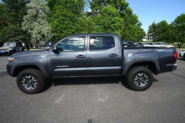 Used 2019 Toyota Tacoma TRD Off-Road AWD/4WD image 10