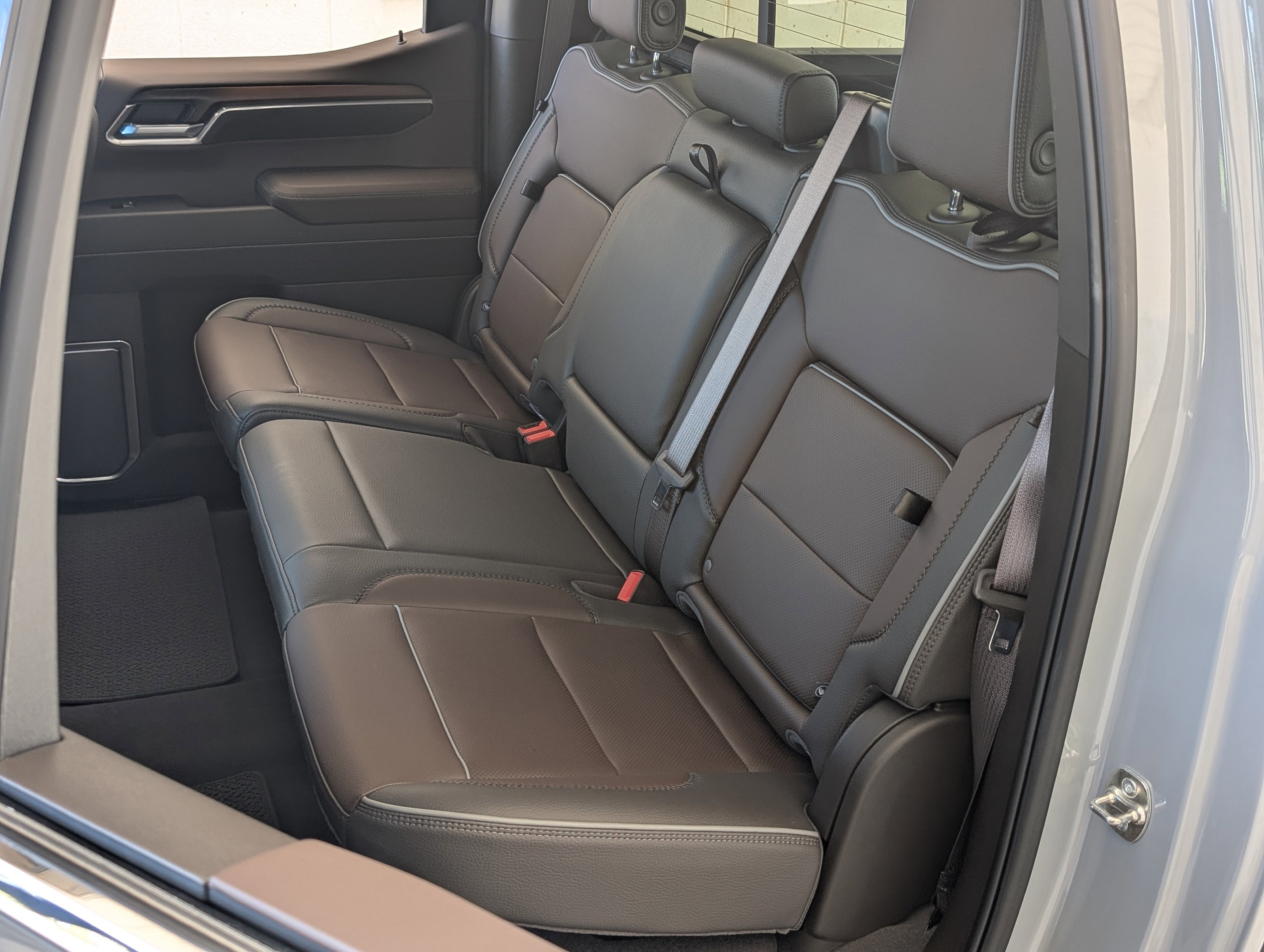 Used 2025 GMC Sierra 1500 Denali AWD/4WD image 18