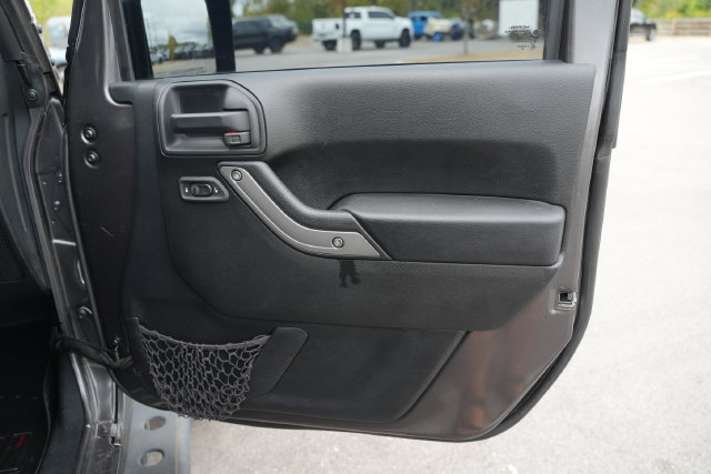 Used 2016 Jeep Wrangler Sport w/ Quick Order Package 24S AWD/4WD image 17