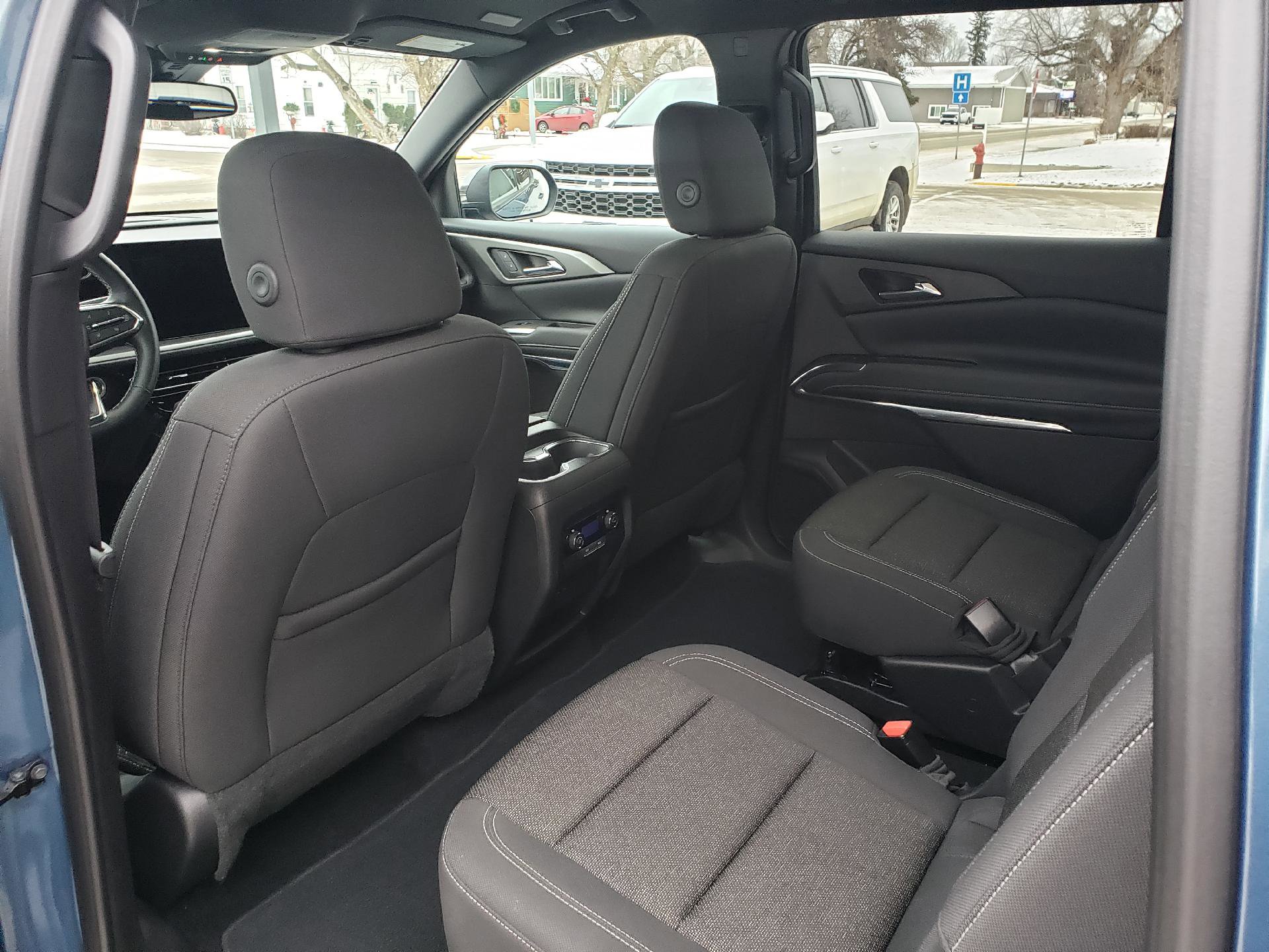 Used 2025 Chevrolet Traverse LT image 10