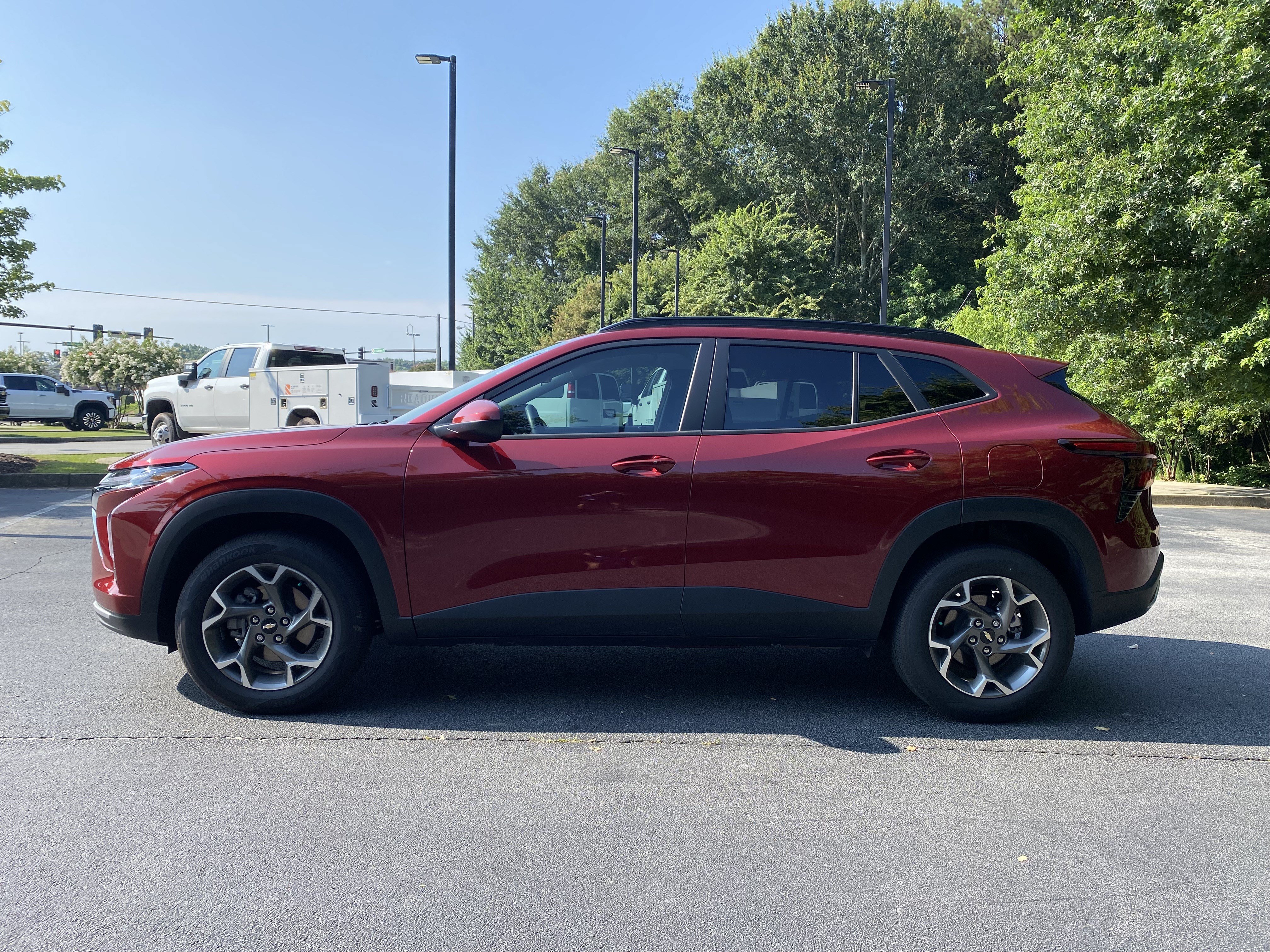 Used 2025 Chevrolet Trax LT w/ Driver Confidence Package FWD image 6