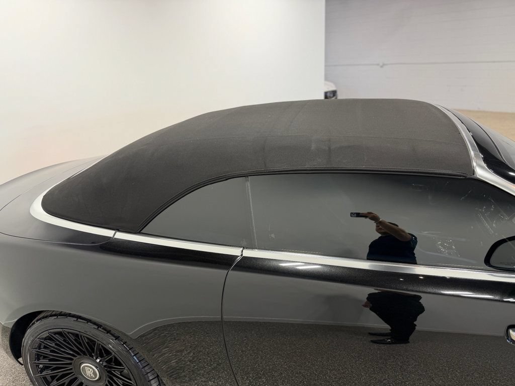Used 2019 Rolls-Royce Dawn RWD image 9