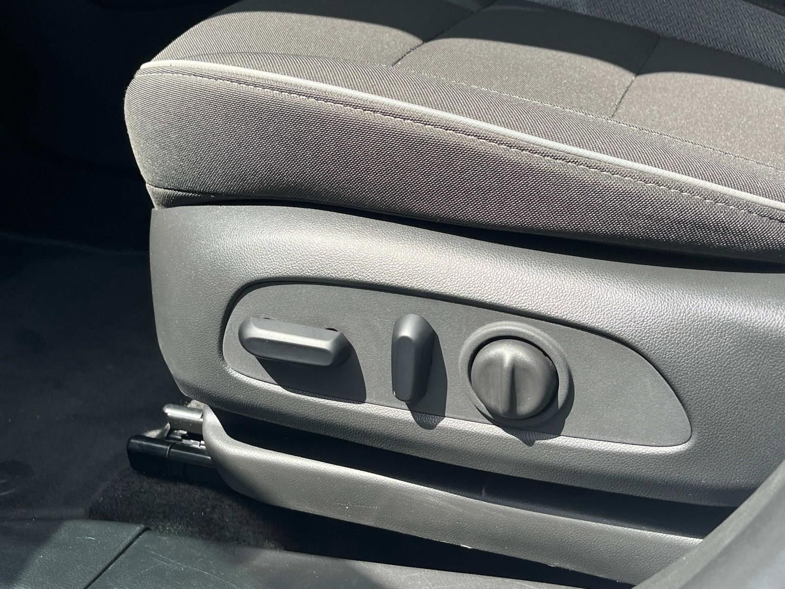 Used 2023 Chevrolet TrailBlazer LT image 28