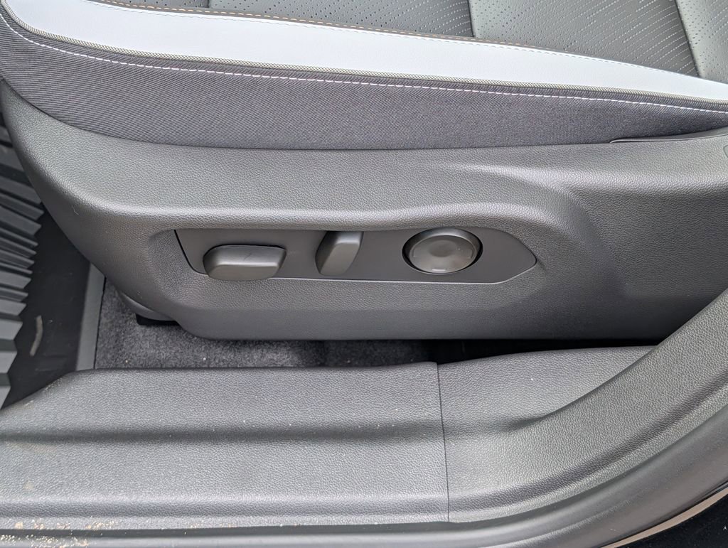 New 2026 Buick Envision Sport Touring image 7