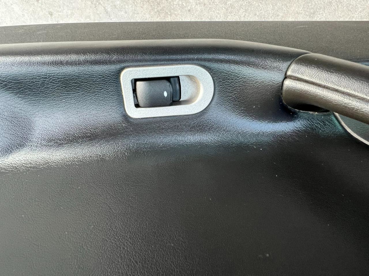 Used 2008 Pontiac Solstice Convertible w/ Preferred Package image 24