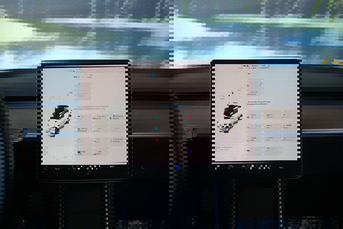 Used 2020 Tesla Model 3 Standard Range Plus image 15