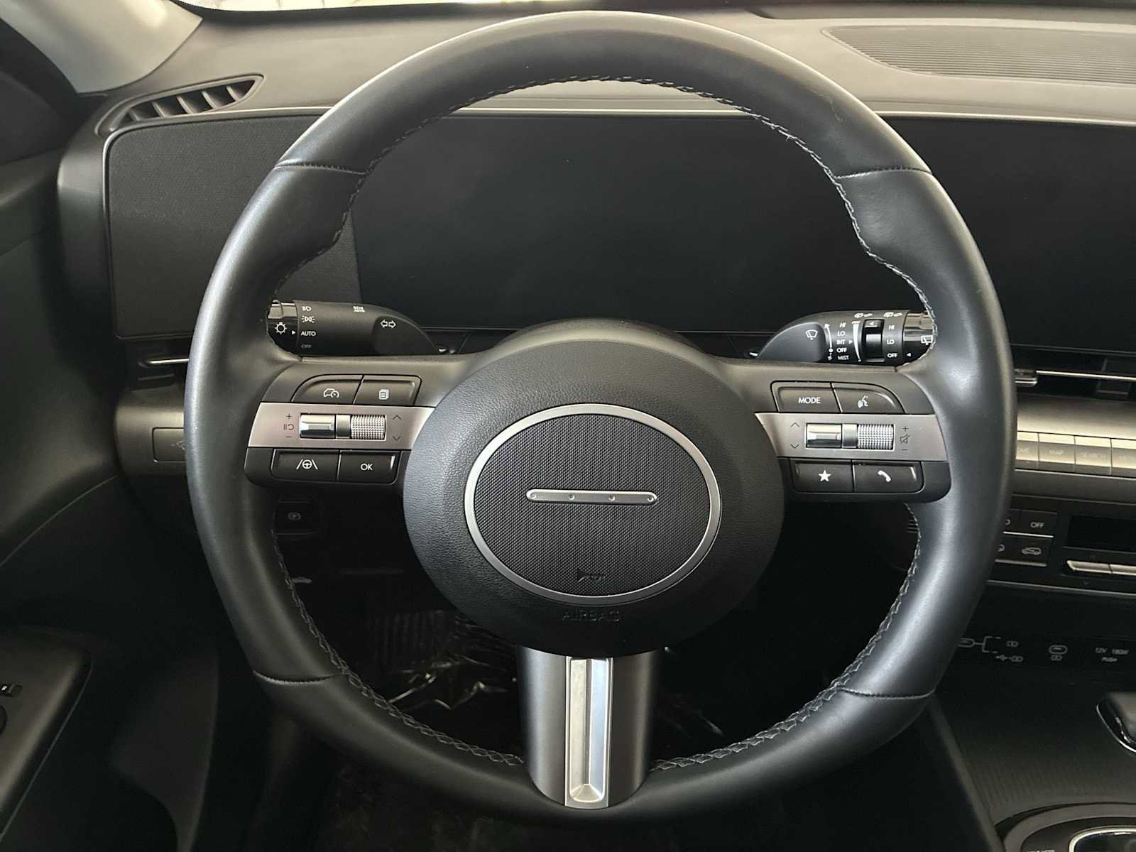 Used 2025 Hyundai Kona SEL image 11